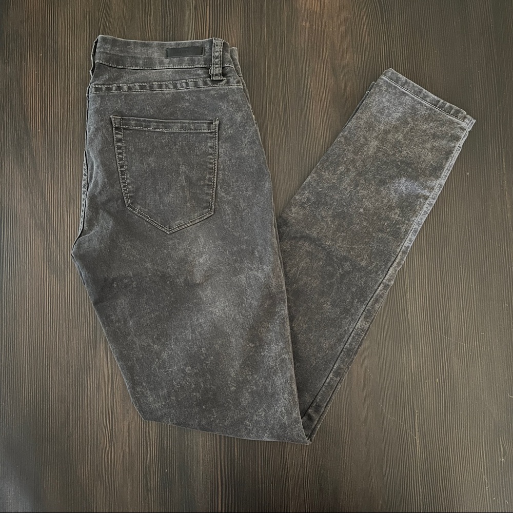 Blank NYC Gray Acid Wash Skinny Jean  28 EUC!